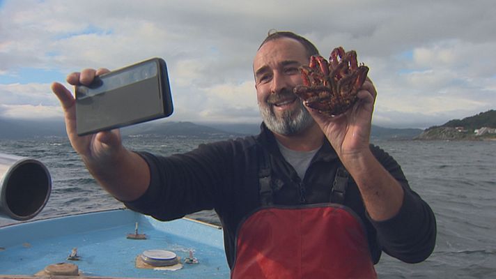 Telexornal - Galicia - Mariñeiro do Son que difunde nas redes sociais o seu traballo no mar