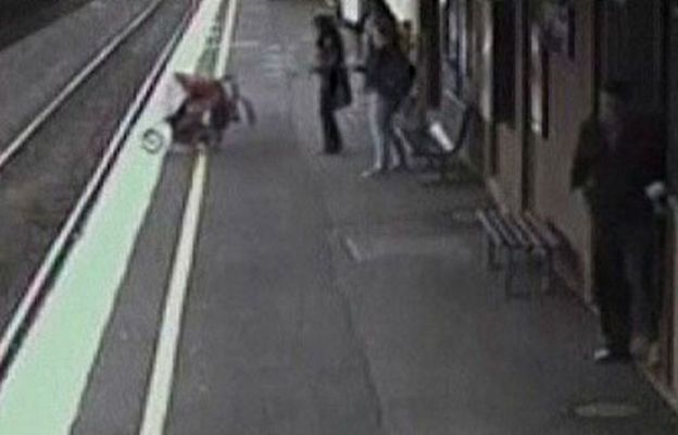  - Un milagro en la vía del tren