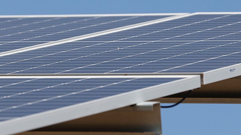 El Gobierno ha empezado una nueva subasta de energías renovables más limpias y baratas como la solar | Ver