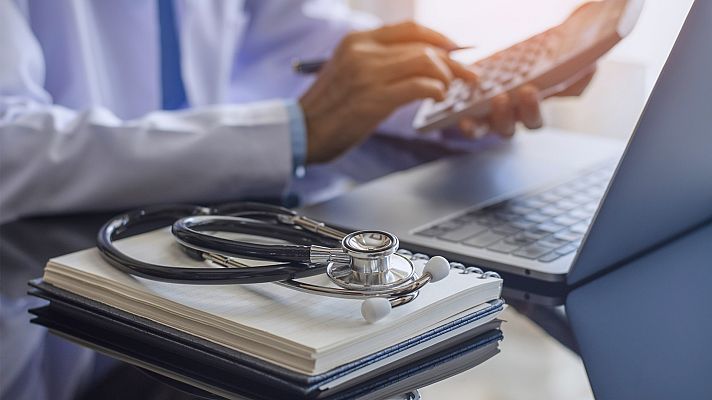 Telediario 2 - Una jueza autoriza la ozonoterapia a un paciente de COVID