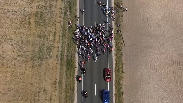 Vuelta ciclista a España - La Vuelta 2021 | El líder Taaramäe vuelve a verse envuelto en una montonera