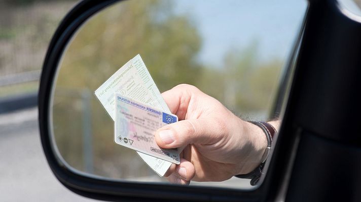 La hora de La 1 - Mil euros por un carnet de conducir falso