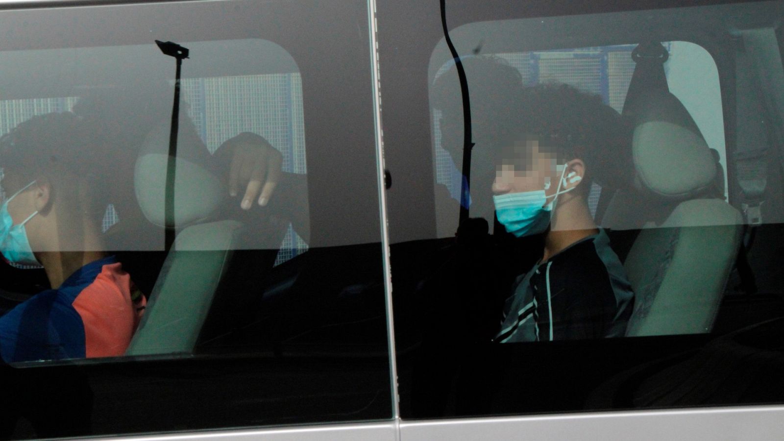 El Gobierno defiende la legalidad de las devoluciones de los menores en Ceuta | Ver