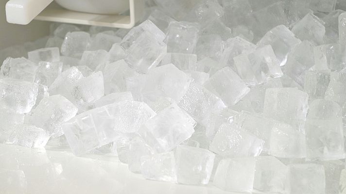 Telediario Fin de Semana - Las empresas que fabrican hielo sufren graves pérdidas por la subida de la luz