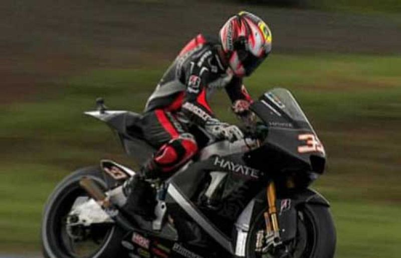 Melandri acaba con la gaviota | Ver