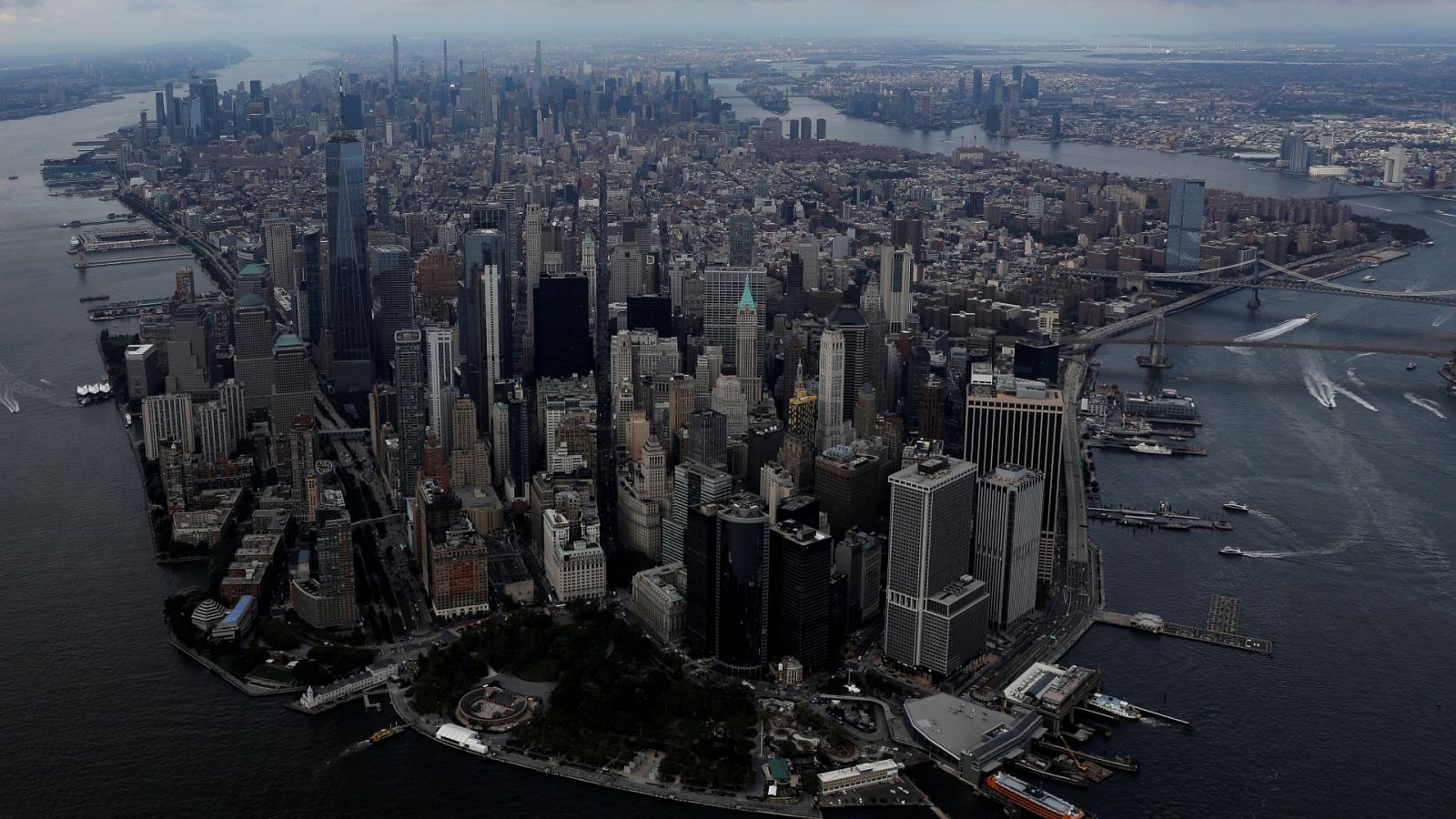 El huracán Henri toca tierra en la costa noreste de Estados Unidos y se degrada a tormenta tropical