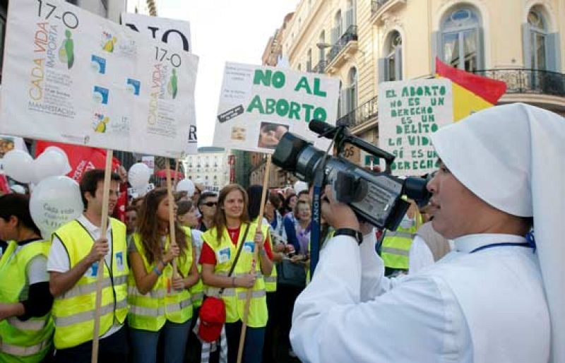 Ambiente festivo en la manifestación contra la reforma de la Ley del Aborto