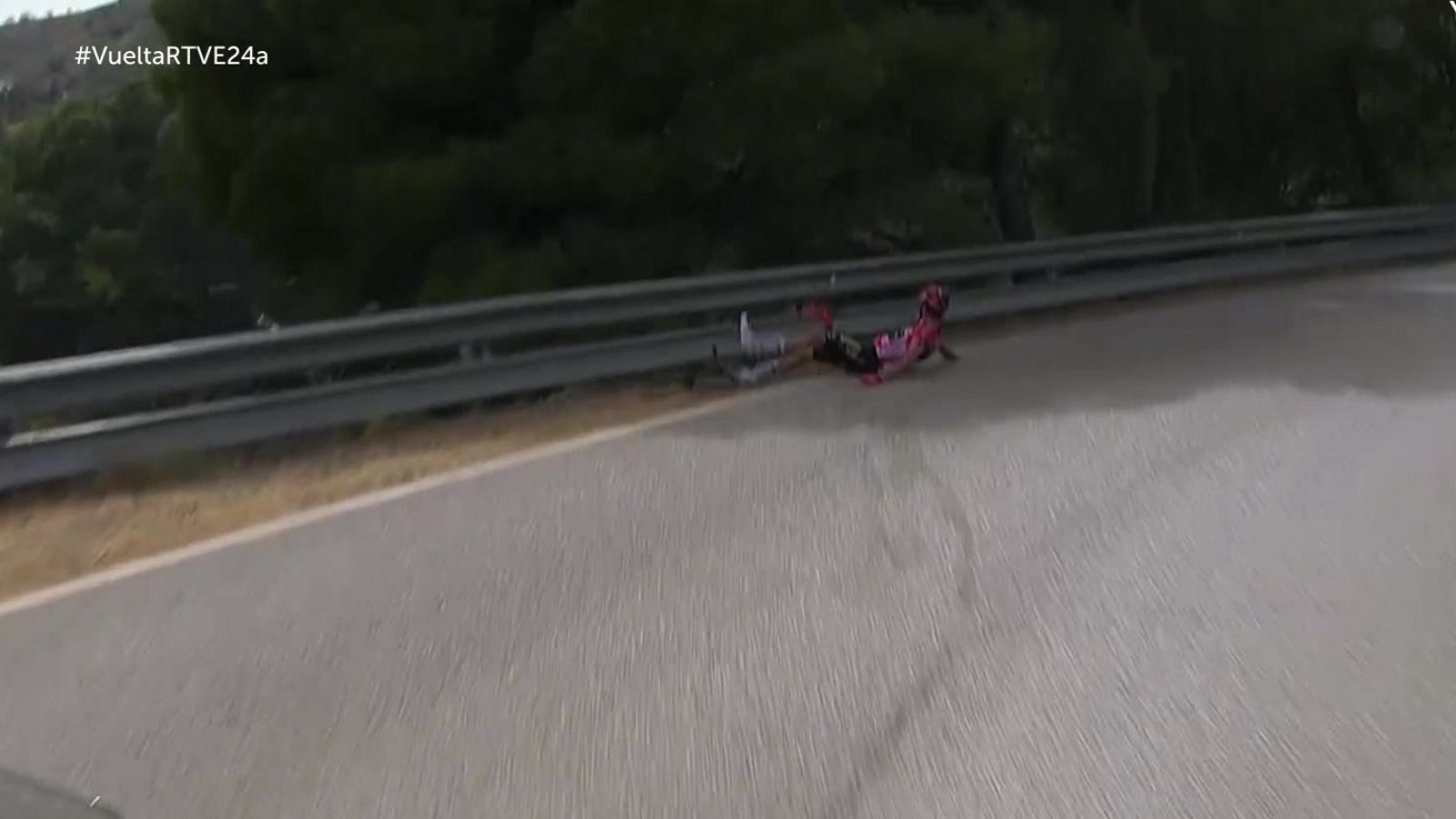 Vuelta a España | Roglic se cae en un descenso tras atacar en la 10ª etapa -- Ver ahora