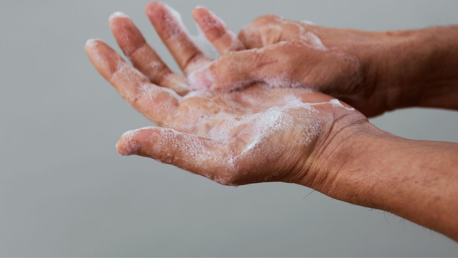 Aumentan los casos de trastorno obsesivo compulsivo durante la pandemia - La hora de La 1 | Ver