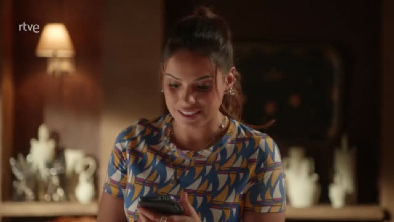 Dos Vidas: Cloe acepta la solicitud de empleo de Ribero - Dos vidas | Ver