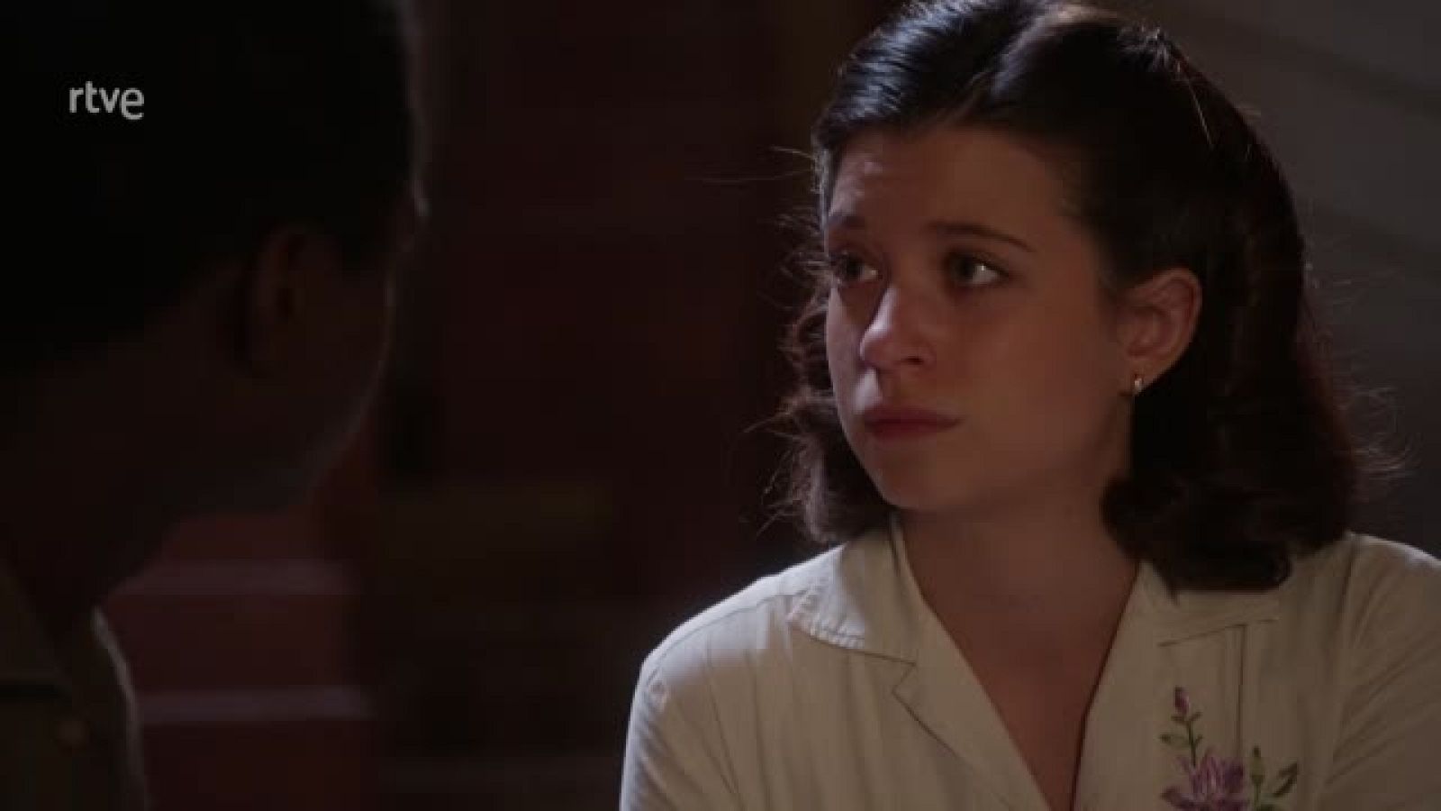 Dos Vidas: Kiros cuenta a Carmen sobre la implicación de la fábrica - Dos vidas | Ver