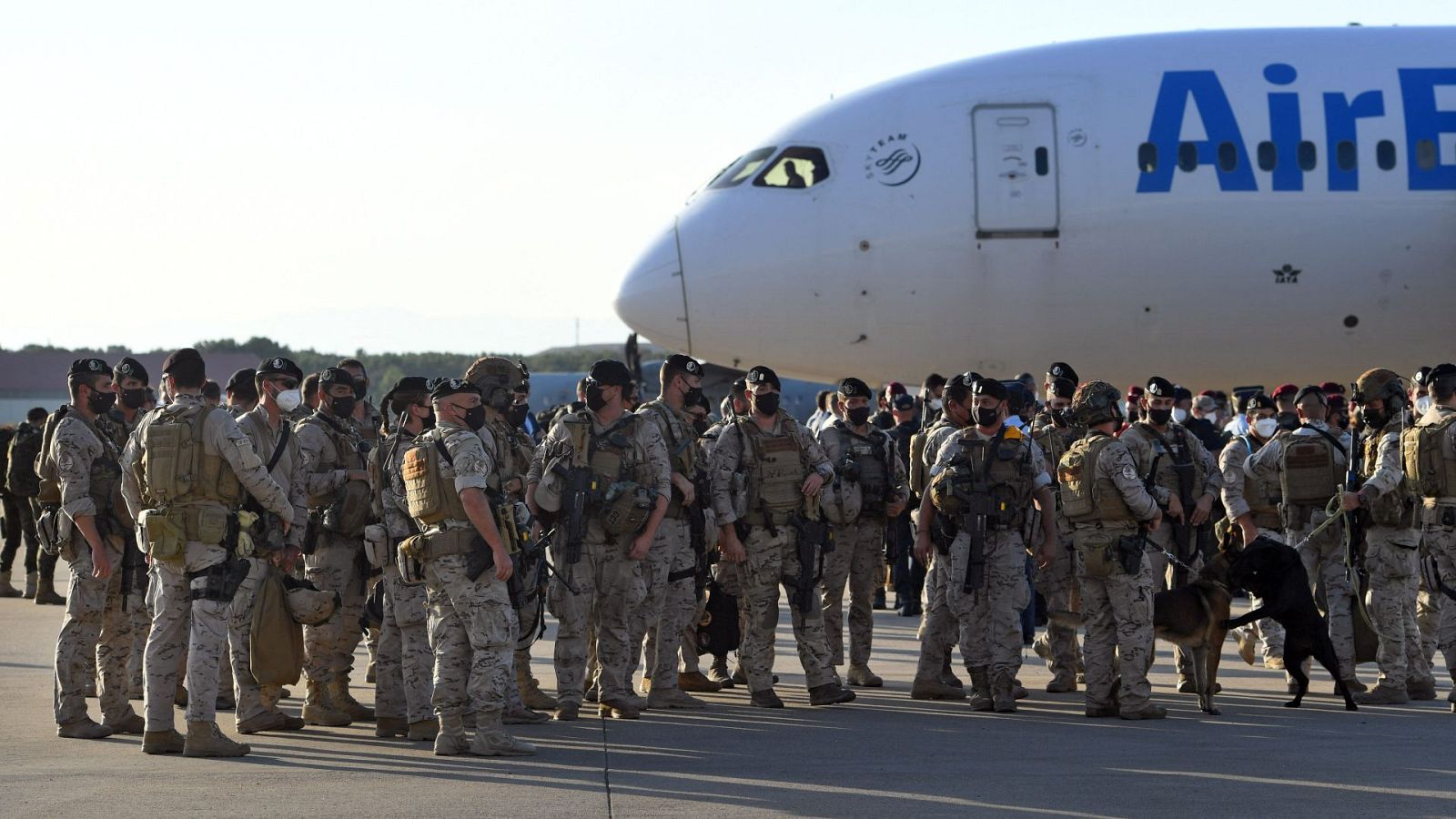 La operación española de evacuación se da por finalizada con la llegada del último avión de Kabul | Ver