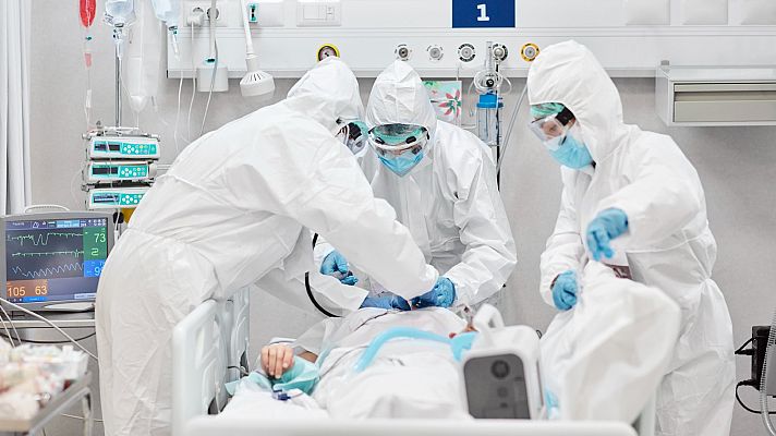 Telediario 2 - Mortalidad de la quinta ola COVID: los expertos creen que ya se ha superado el pico