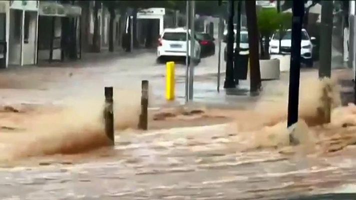 Informativo 24h - Una tromba de agua sorprende a los vecinos de Benicàssim