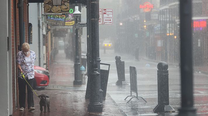Telediario Fin de Semana - Ida toca tierra en la costa sureste de Estados Unidos con vientos de 250km/h