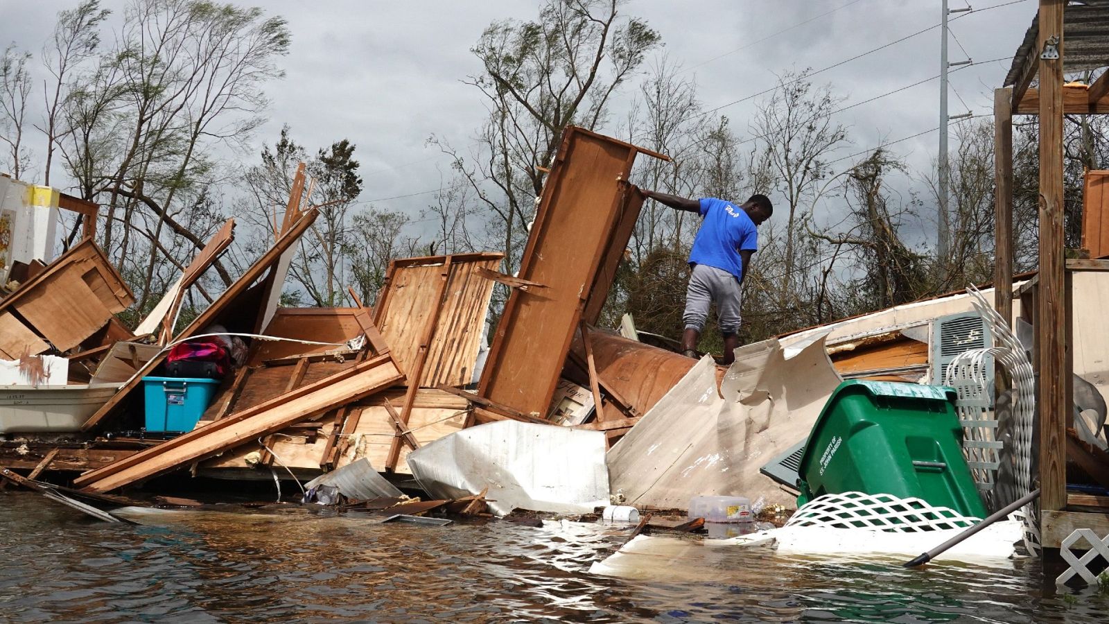 El huracán Ida pierde fuerza y se convierte en una tormenta tropical | Ver