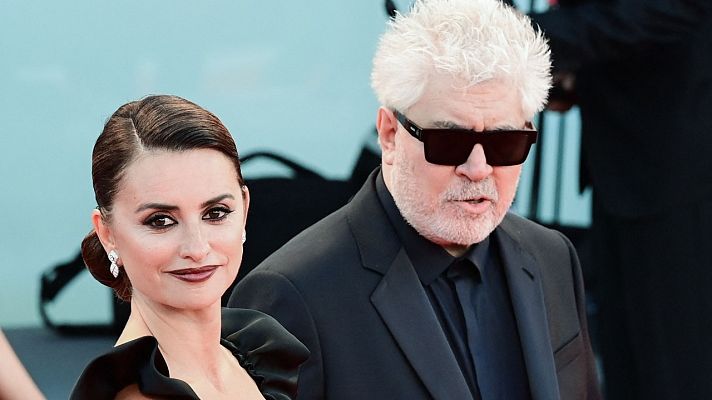 Penélope Cruz sobre el estreno de 'Madres paralelas' en Venecia: \"Estuvimos llorando una hora entera después\" | Ver