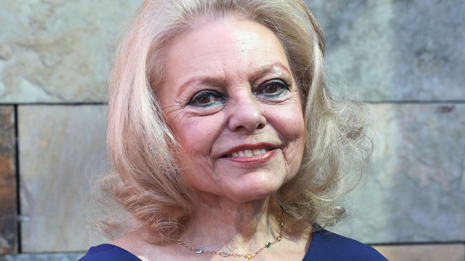 Mayra Gómez Kemp vuelve al estudio del 'Un, dos, tres' - La hora de La 1 | Ver