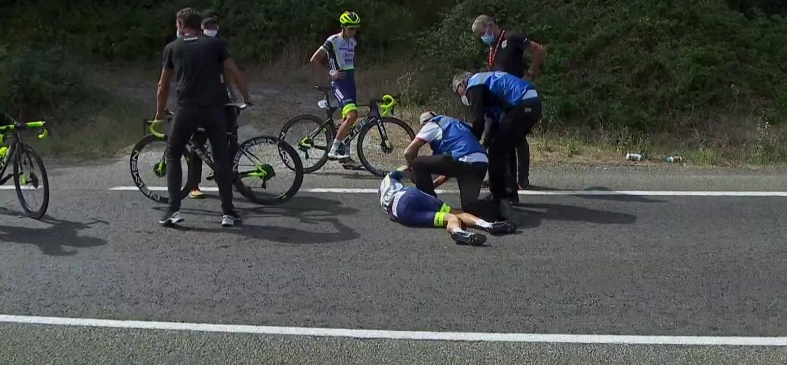 Vuelta 2021 | Grave caída de Louis Meintjes - Vuelta ciclista a España | Ver