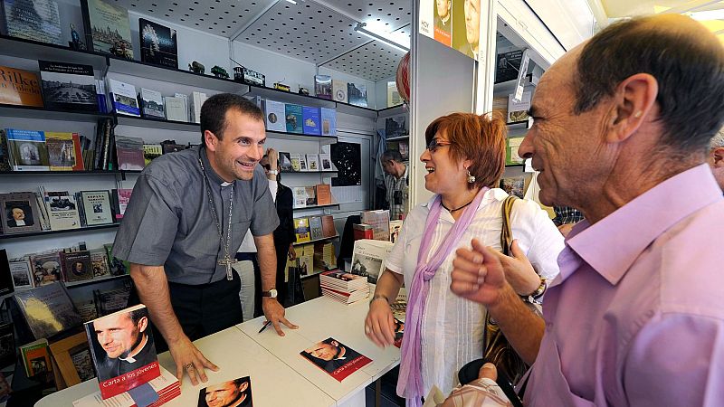 El obispo de Solsona renuncia para mantener una relación con una mujer | Ver