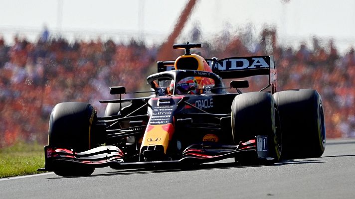 Telediario Matinal - Verstappen se pasea con su monoplaza por Palermo antes del GP de Italia