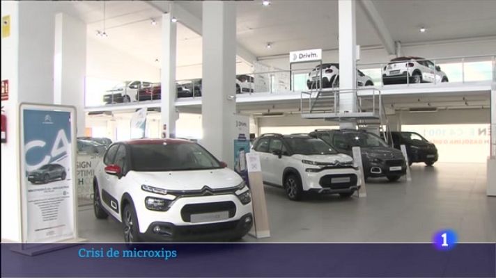 L'Informatiu - La crisi dels microxips dispara l'espera per comprar un cotxe