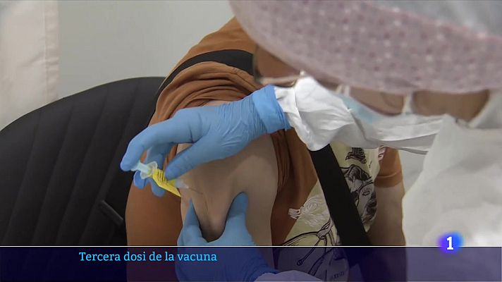 L'Informatiu - Els pacients inmunodeprimits comencen a rebre la tercera dosi a Catalunya