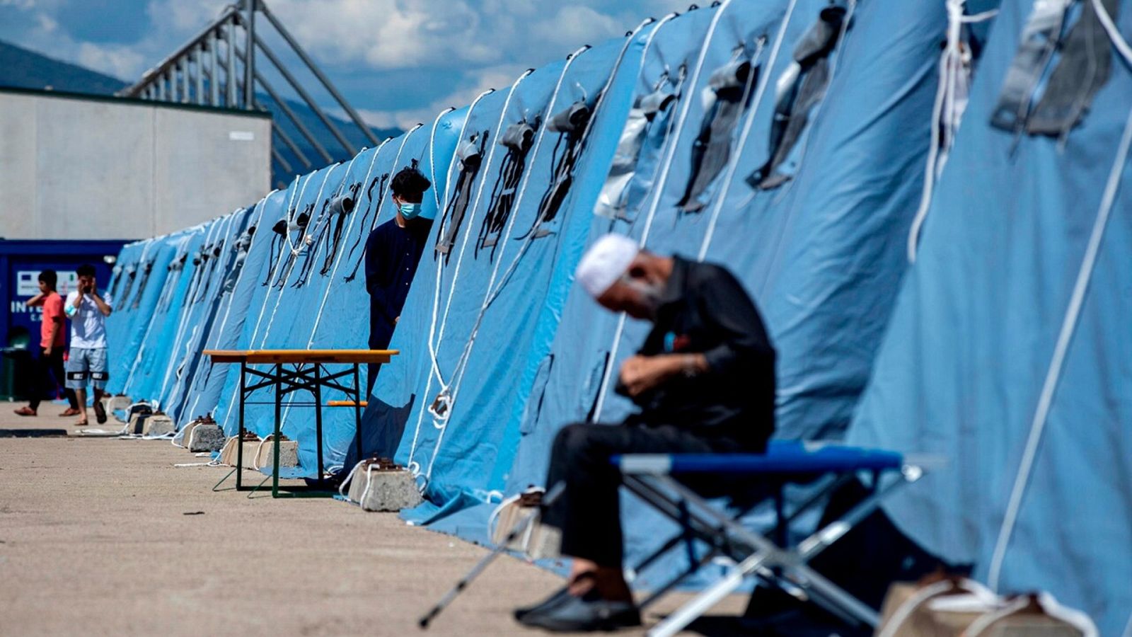 Menos del 1% de las personas que fallecen en España dejan parte de su herencia a una organización social - Ver ahora