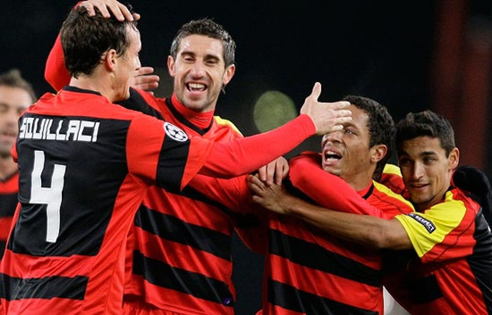 El Sevilla ha conseguido su tercera victoria consecutiva y ha dejado casi cerrado su pase a los octavos de final de Champions al derrotar al Stuttugart por 1-3.