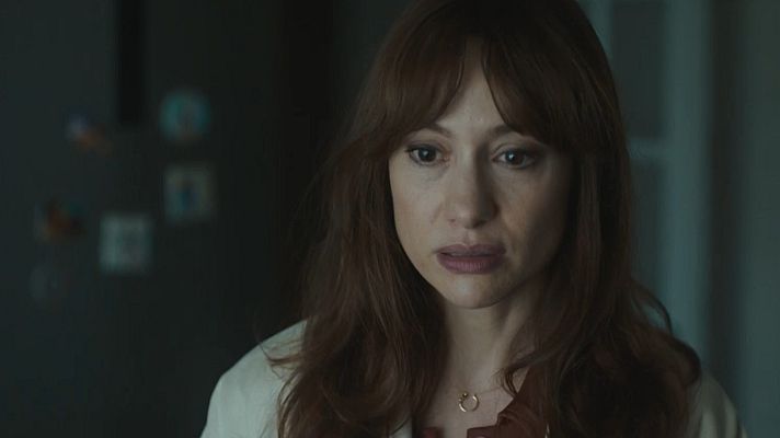 Ana Tramel. El juego - Natalia Verbeke es Concha, la mejor amiga de Ana Tramel