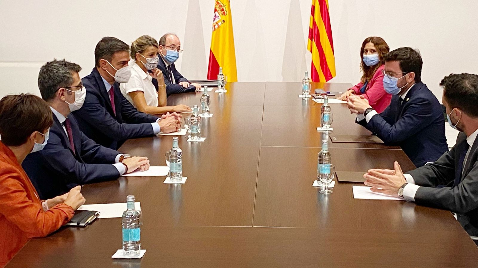 Sánchez traslada al independentismo que "ni el referéndum ni la amnistía son posibles" - La tarde en 24h | Ver