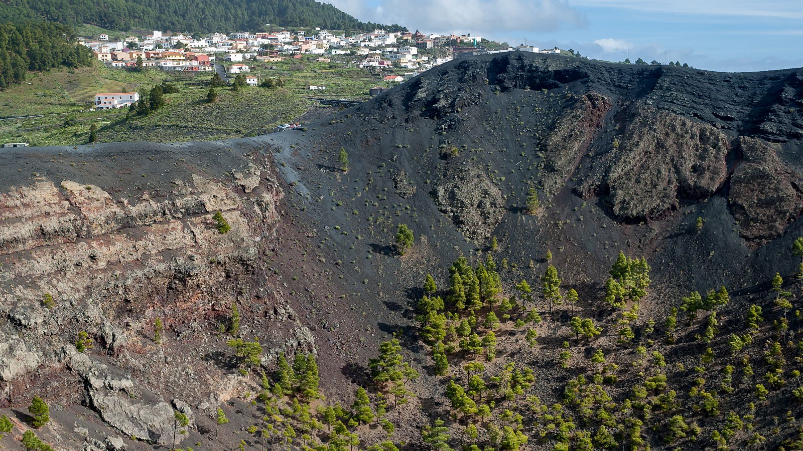 "Los indicadores apuntan a un proceso preeruptivo en La Palma" - Informativo 24h | Ver