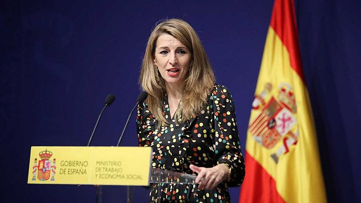 Telediario 1 - El Gobierno ultima con los sindicatos un acuerdo para subir 15 euros el salario mínimo este año