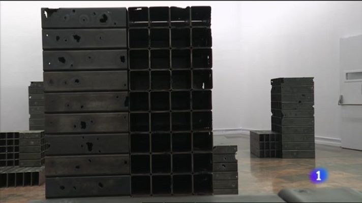  - La artista Mona Hatoum recibe el premio Julio González del IVAM