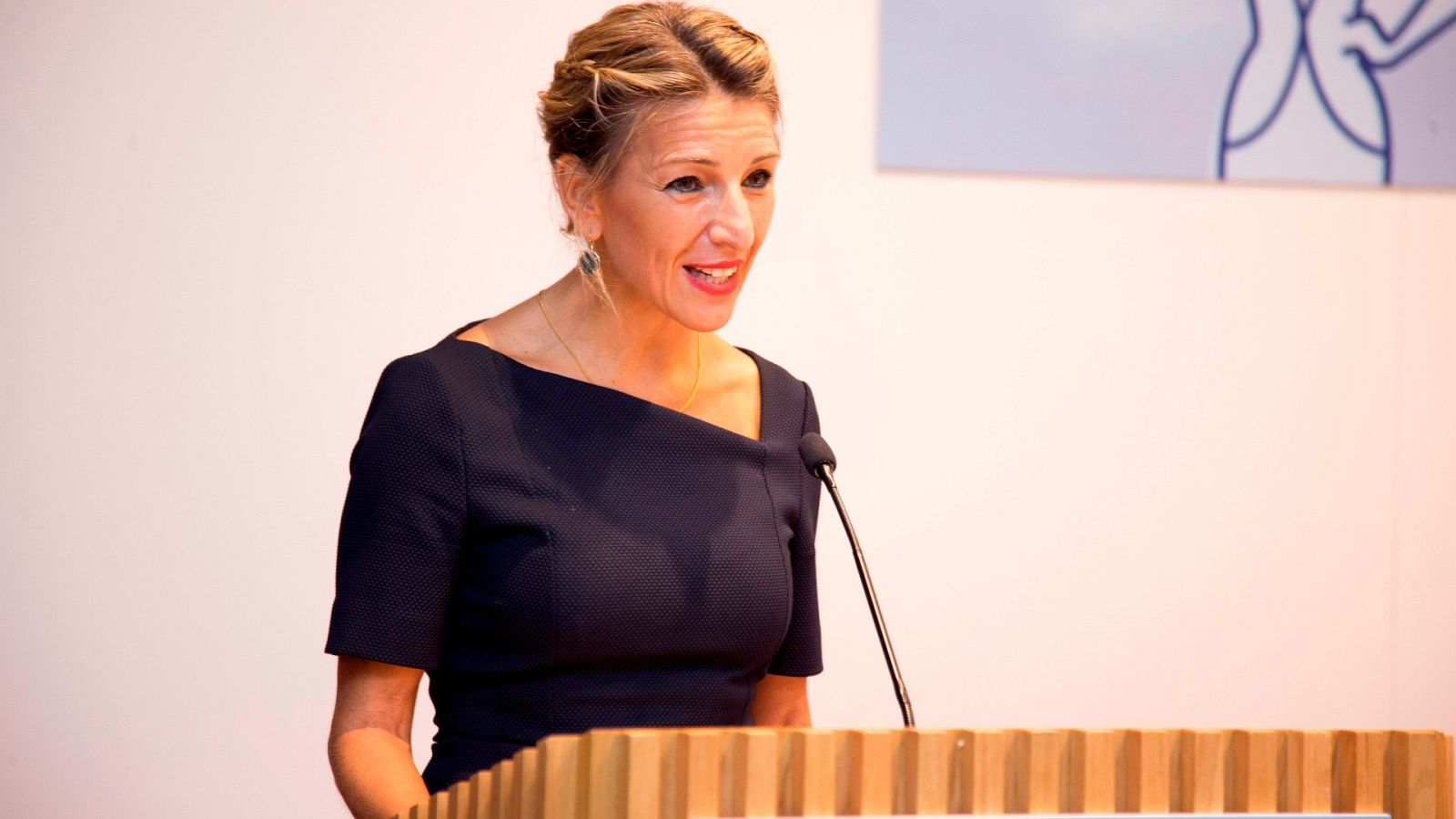 Díaz llama a negociar a la CEOE, que rechaza la subida del SMI