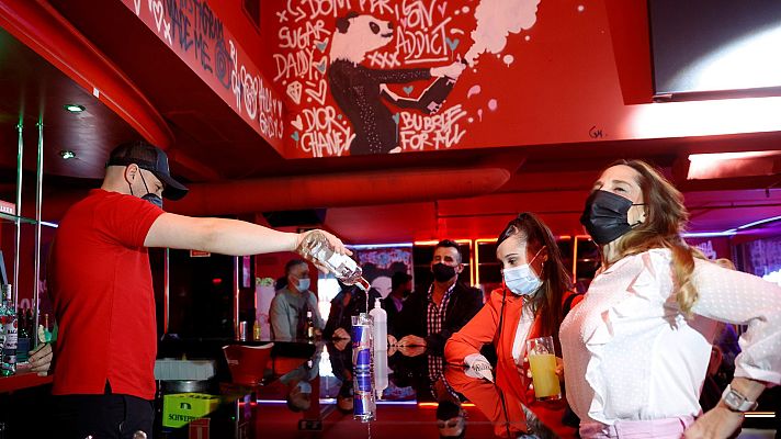 Telediario 1 - España relaja restricciones mientras cae la incidencia