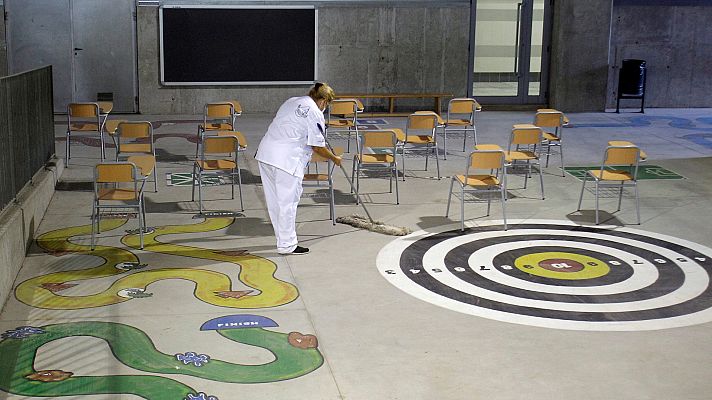 Telediario 2 - ¿Es idóneo subir ahora el SMI? ¿Qué impacto puede tener? Los expertos responden