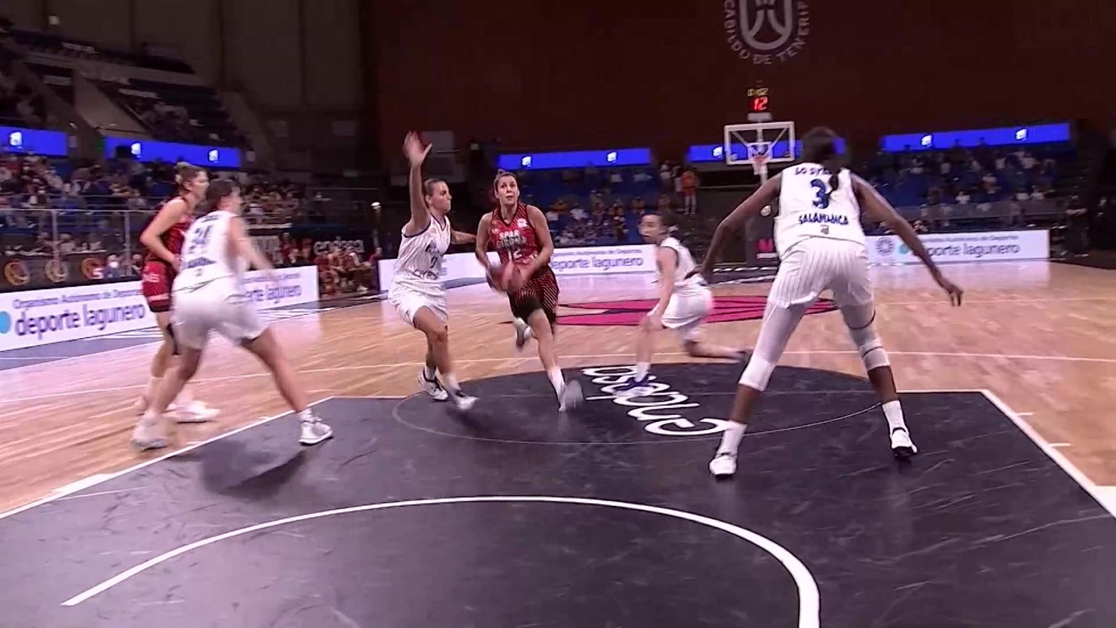Baloncesto - Supercopa española femenina. 1ª Semifinal: Spar Girona - Perfumerías Avenida - ver ahora