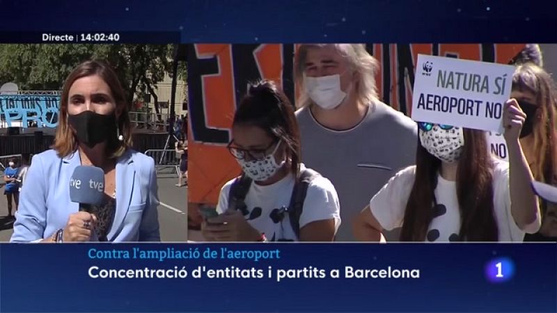 Milers de persones rebutgen l'ampliació de l'aeroport del Prat