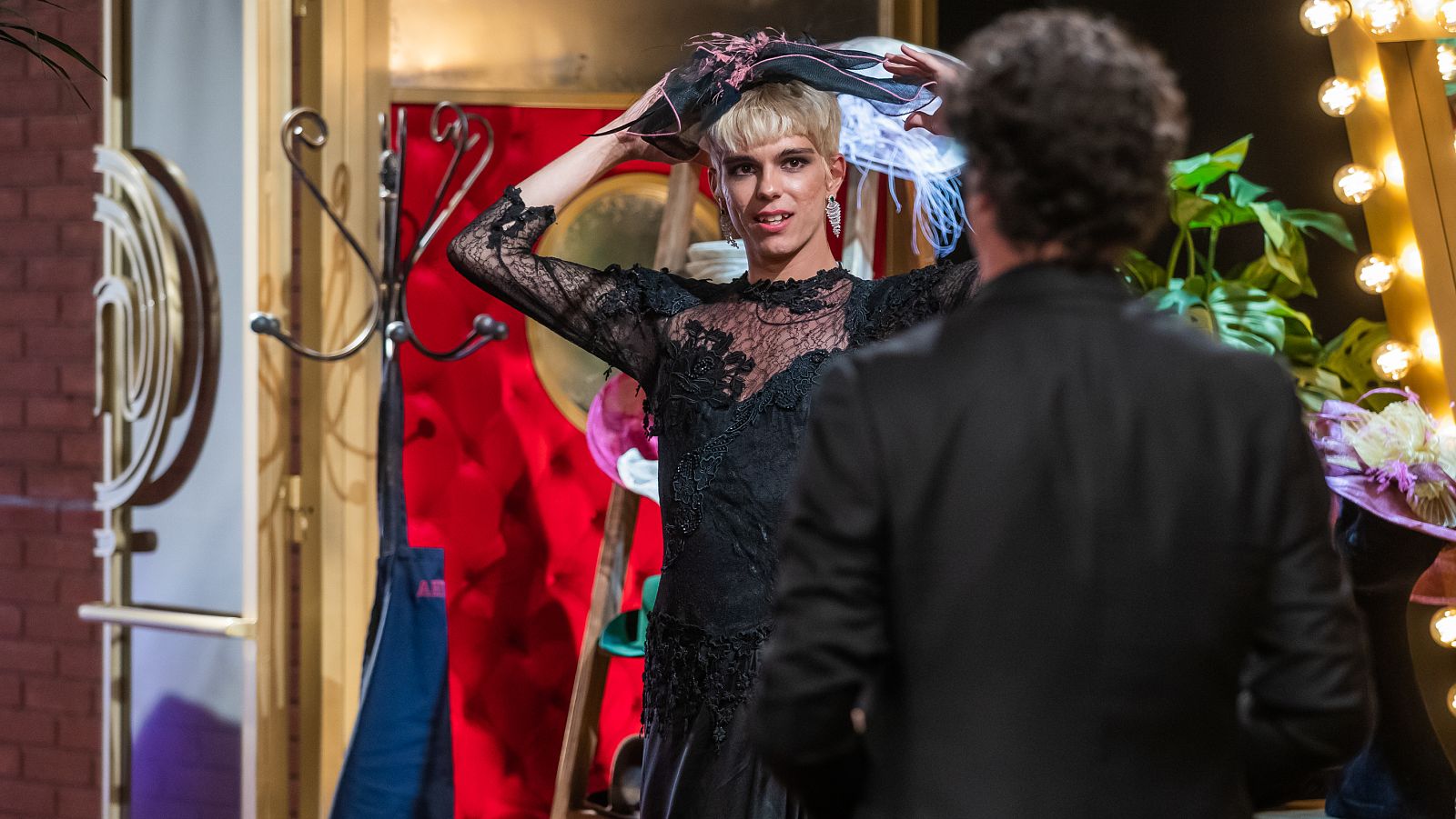 Samantha Hudson abandona las cocinas