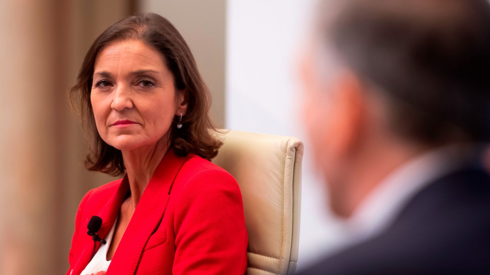 Críticas a Reyes Maroto por decir que el "espectáculo maravilloso" del volcán puede servir de "reclamo" turístico