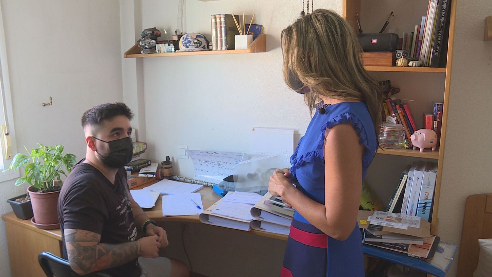 El desempleo provoca la vuelta de los jóvenes con sus padres - Comando Actualidad | Ver