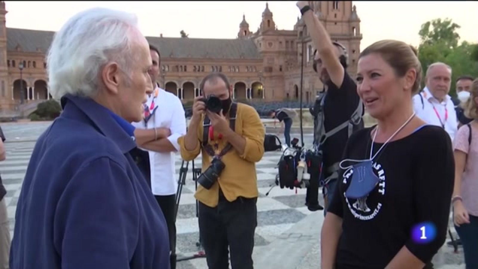 Baras baila, Carreras canta... Arranca Icónica Fest - Noticias Andalucía | Ver