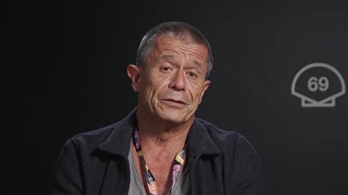 Telediario 2 - Emmanuel Carrere dirige 'En un muelle de Normandia', un retrato de la precariedad laboral