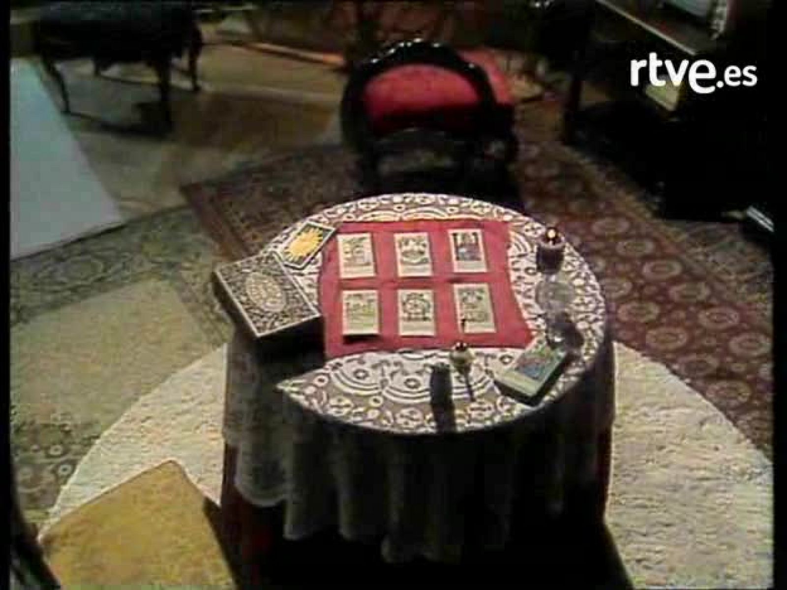 Bola de cristal - Acordes en espiral: Alaska 'Ni un día más' | Ver