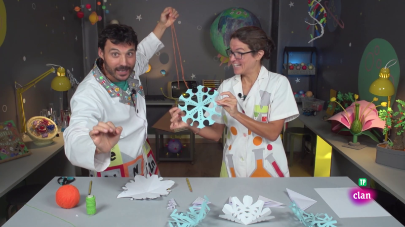 Aprendemos en Clan - RETO - Crea tu propio copo de nieve - RTVE.es - Aprendemos en Clan | Ver