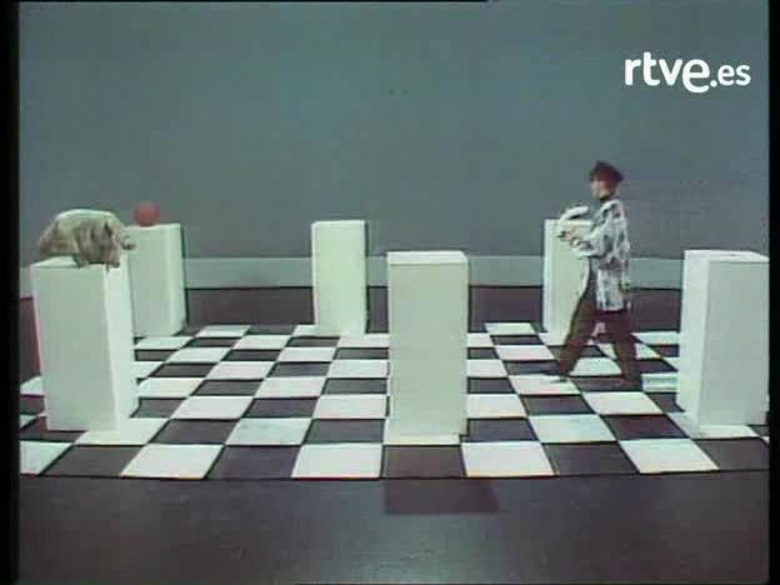 Bola de cristal - La cuarta parte: The Traka 'El Museo de Arte Moderno' | Ver