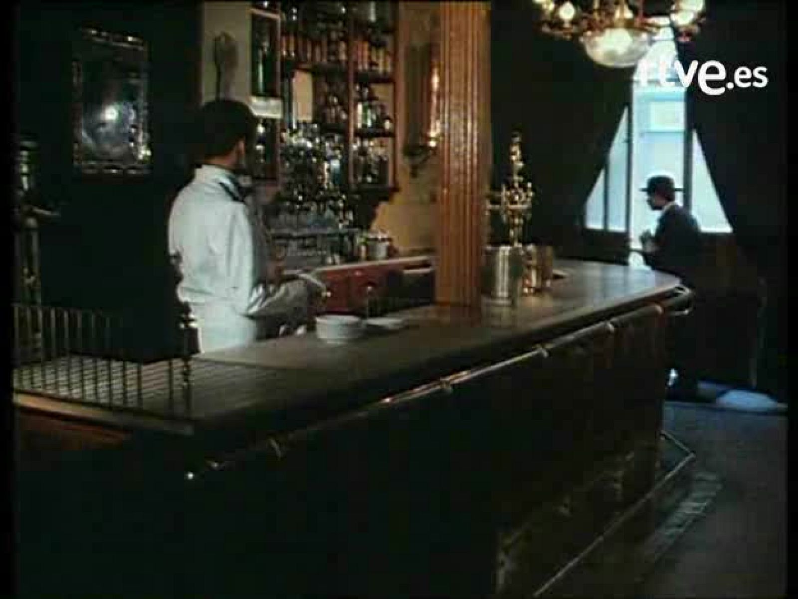 Bola de cristal - Acordes en espiral: Golpes Bajos 'Desconocido' | Ver