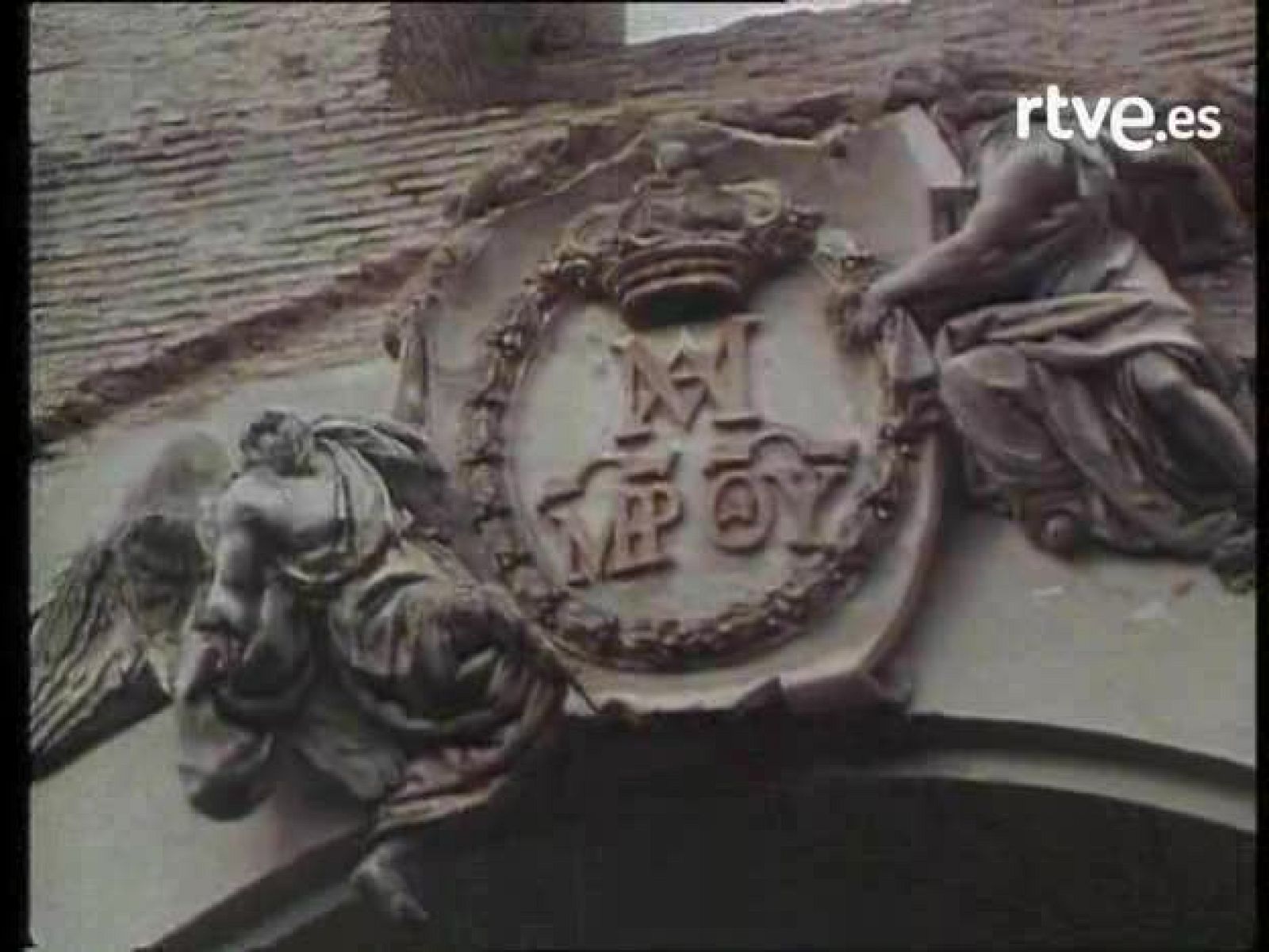 Bola de cristal - Acordes en espiral: Decibelios 'Ningún nombre de mujer' | Ver