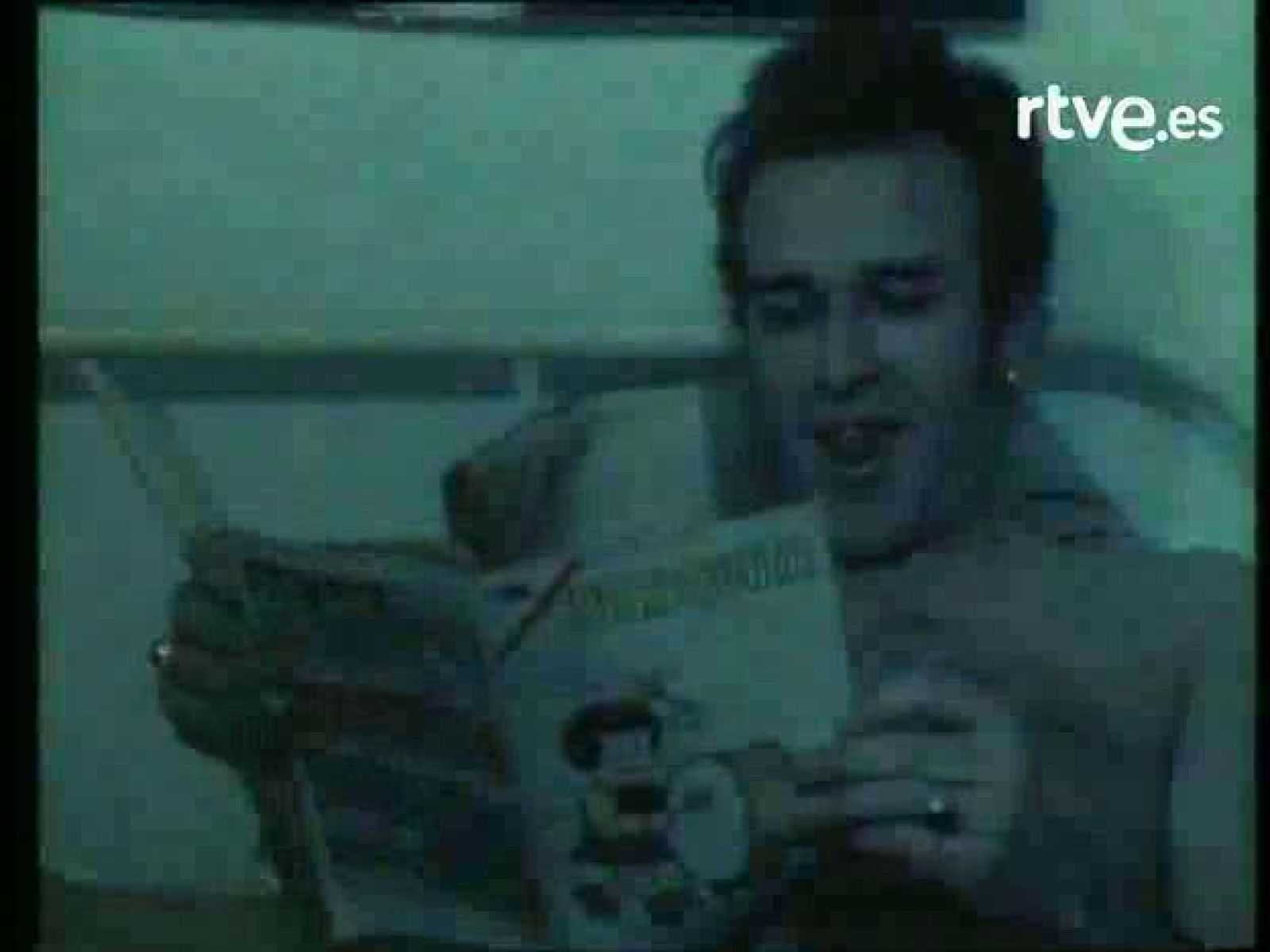 Bola de cristal - Acordes en espiral: Los Coyotes 'La estación del amor' | Ver